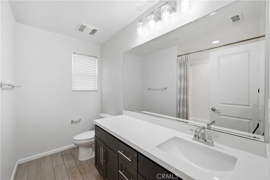 24526 Snapdragon Way, Lake Elsinore, California 92532 home-pic-23