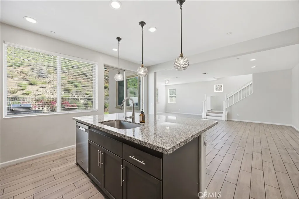 24526 Snapdragon Way, Lake Elsinore, California 92532 home-pic-6