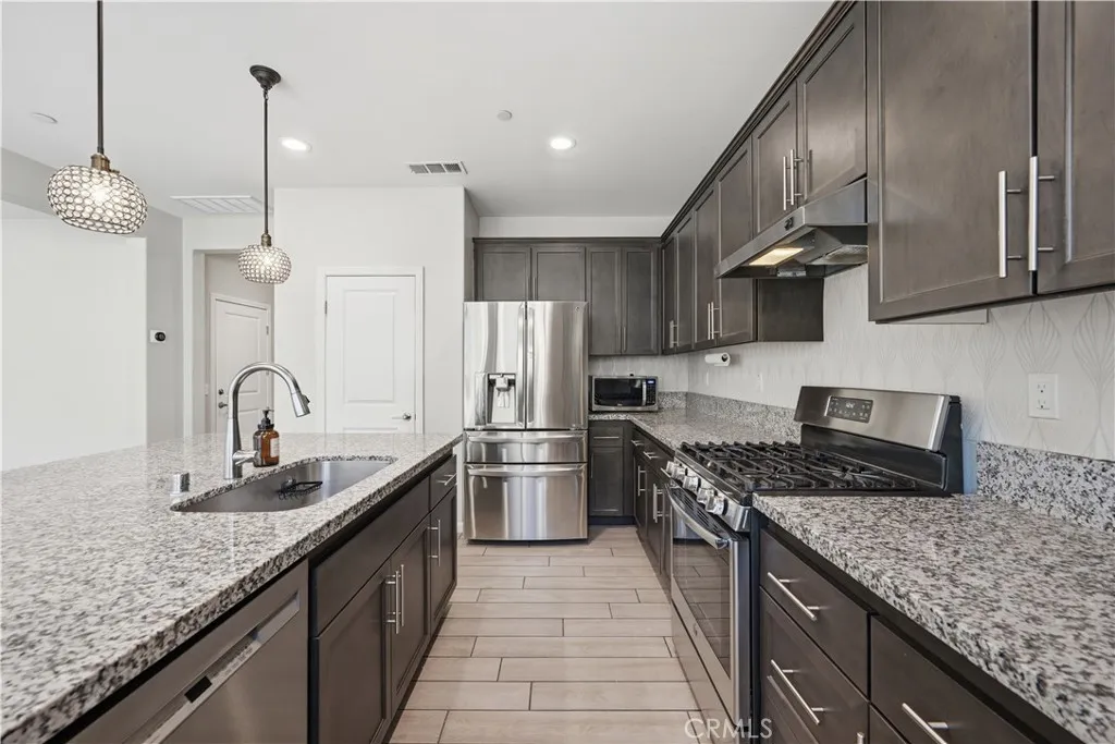 24526 Snapdragon Way, Lake Elsinore, California 92532 home-pic-8