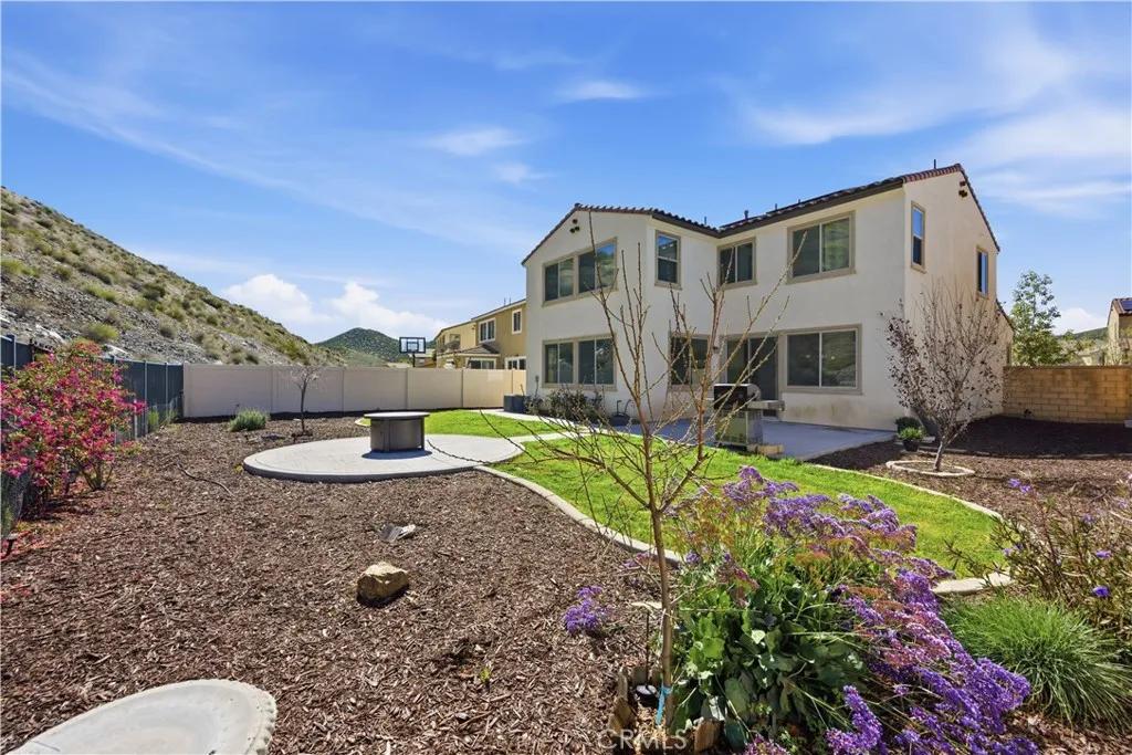 24526 Snapdragon Way, Lake Elsinore, California 92532 home-pic-10
