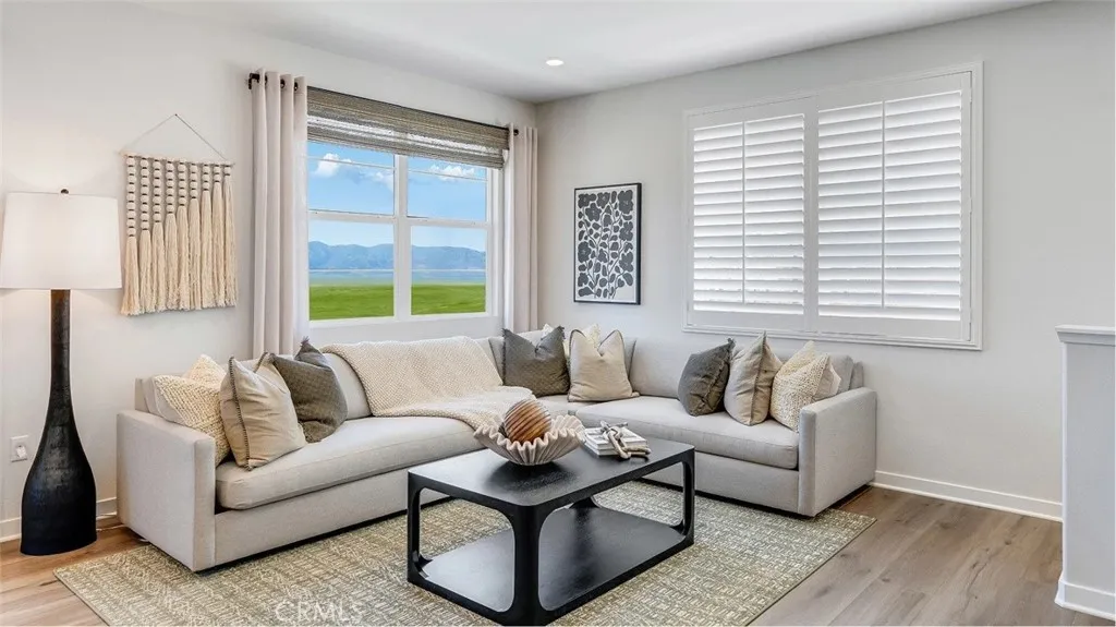 2612 E Hyde Paseo, Ontario, California 91762 home-pic-8
