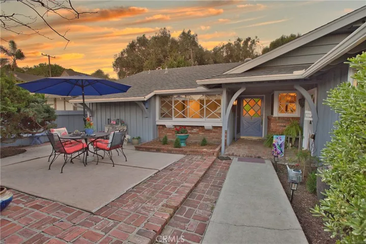 Enjoy the pleasant evenings in this lovely place