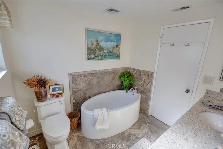 Wonderful soaking tub