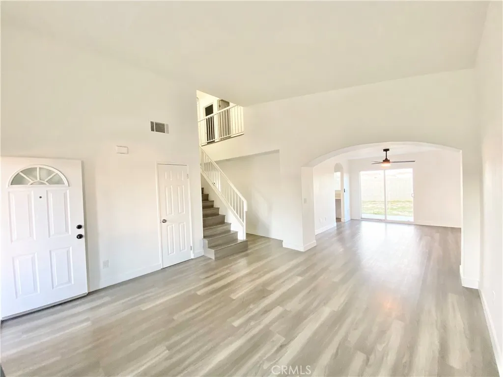 17048 Monaco Drive, Victorville, California 92395 home-pic-9