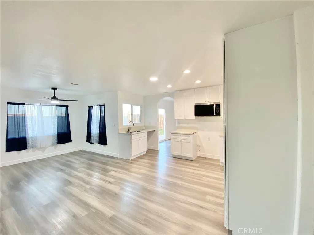 17048 Monaco Drive, Victorville, California 92395 home-pic-7