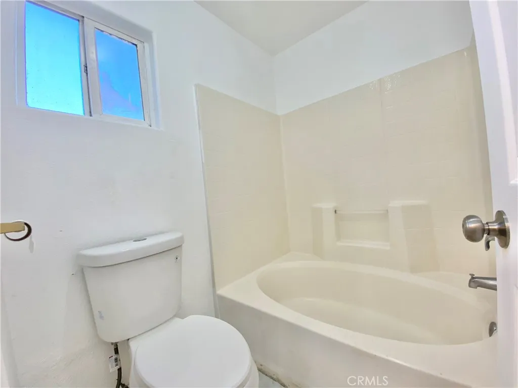 17048 Monaco Drive, Victorville, California 92395 home-pic-22
