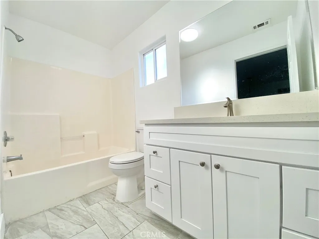 17048 Monaco Drive, Victorville, California 92395 home-pic-17