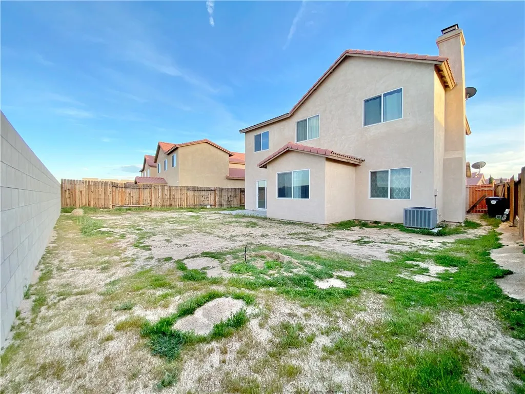 17048 Monaco Drive, Victorville, California 92395 home-pic-4