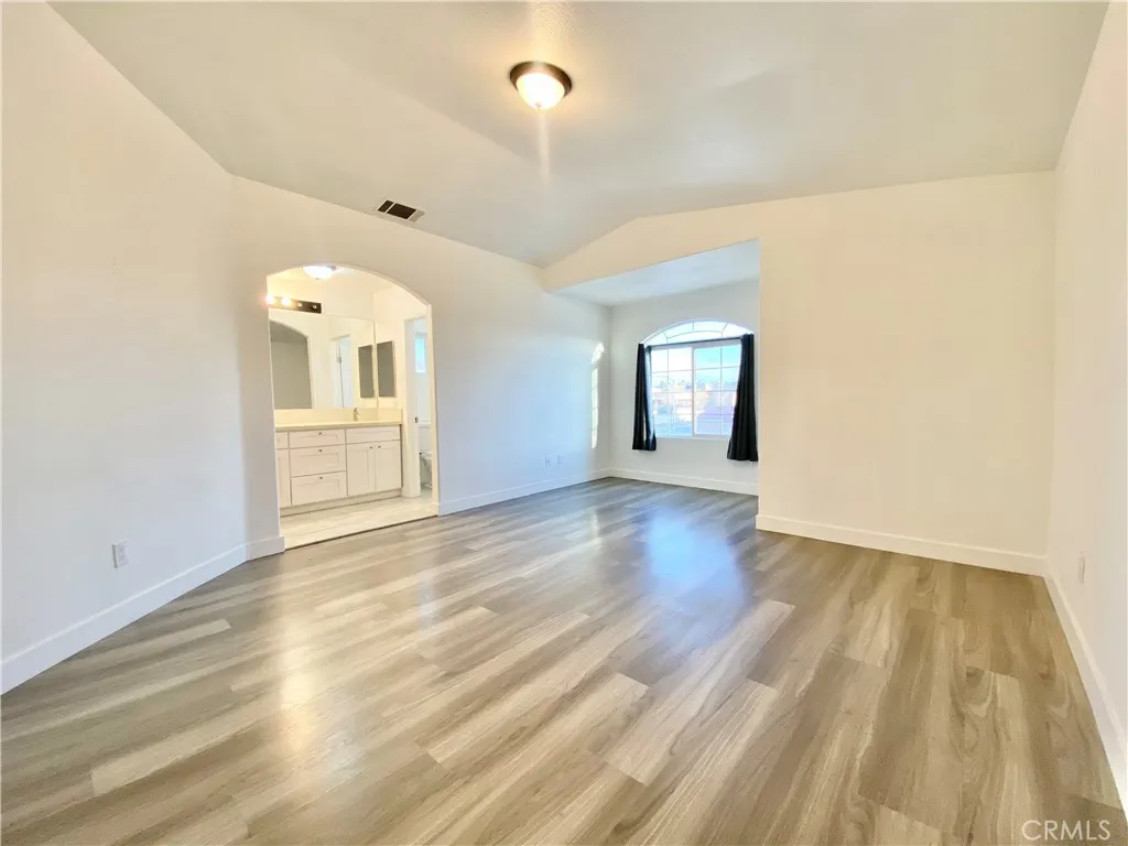 17048 Monaco Drive, Victorville, California 92395 home-pic-20