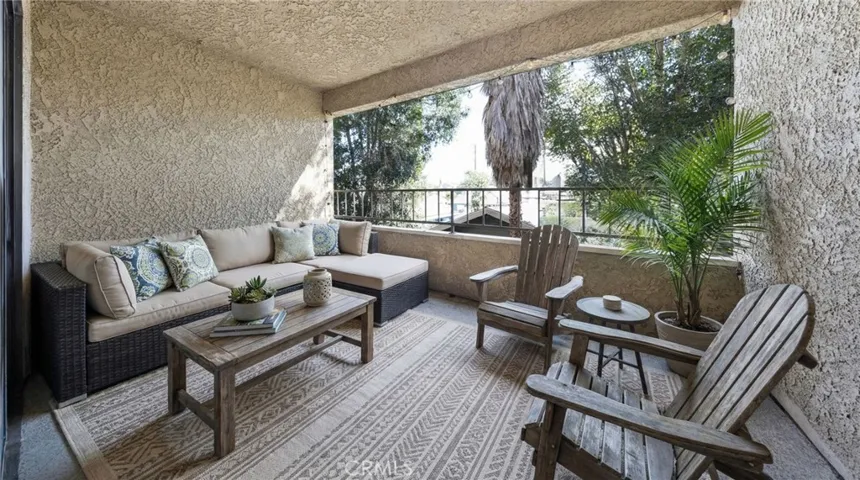 Balcony virtually staged
