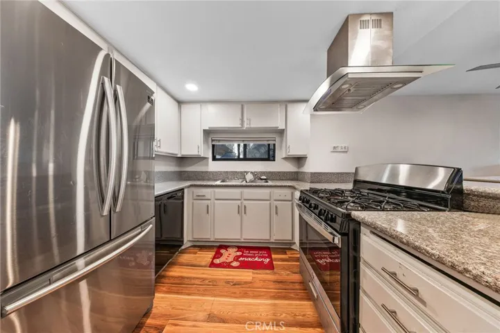 Kitchen with modern finishes