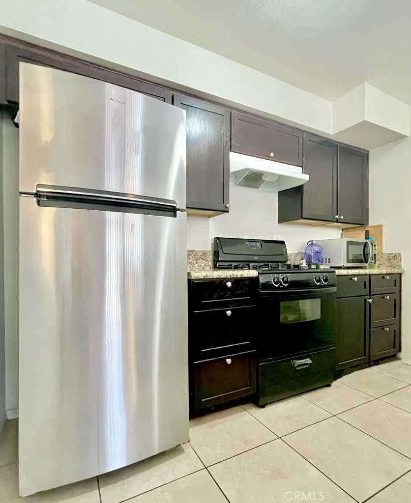 1335 N Elderberry Avenue, Ontario, California 91762 home-pic-9