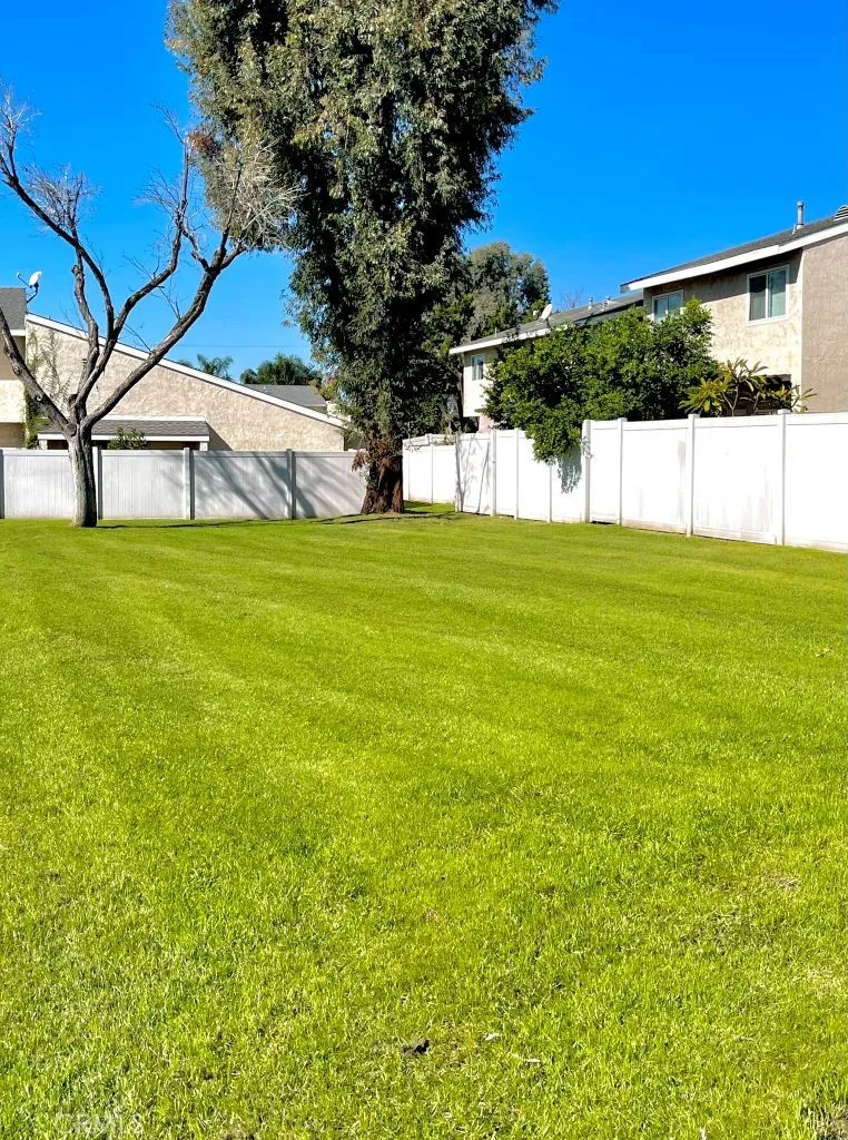 1335 N Elderberry Avenue, Ontario, California 91762 home-pic-27
