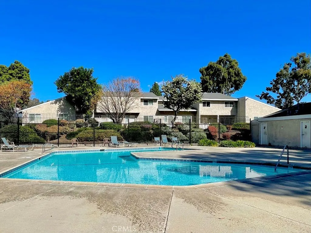 1335 N Elderberry Avenue, Ontario, California 91762 home-pic-23