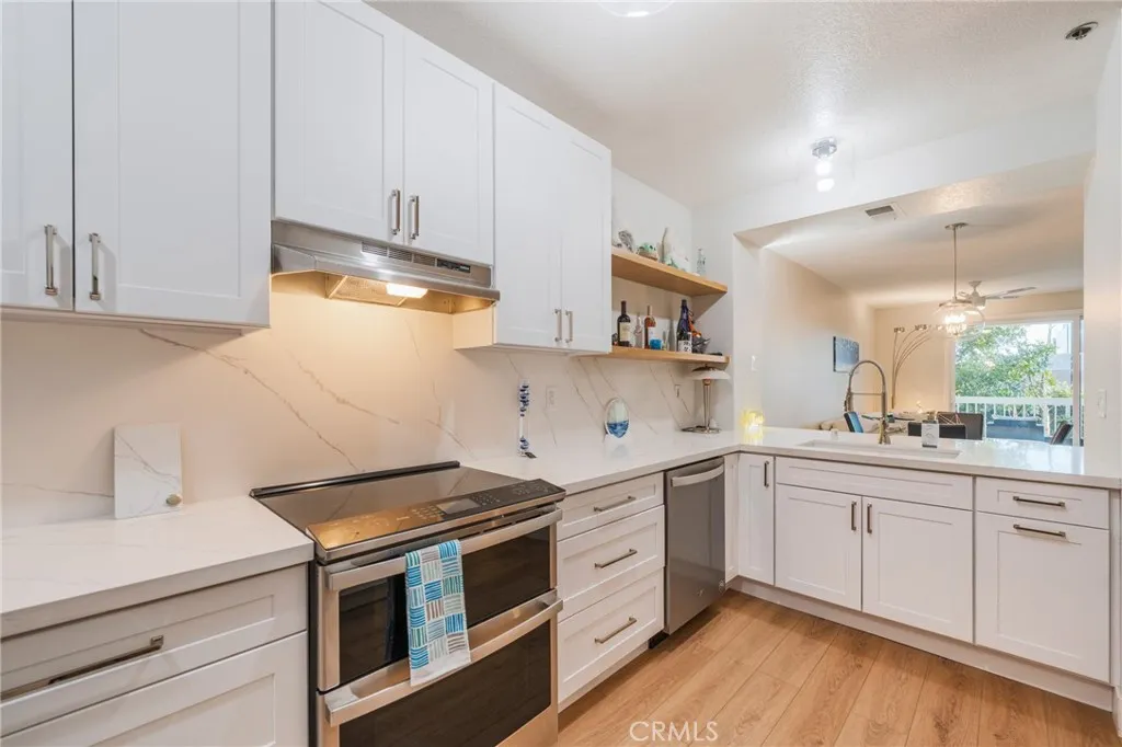 20371 Bluffside Circle 212, Huntington Beach, California 92646 home-pic-3