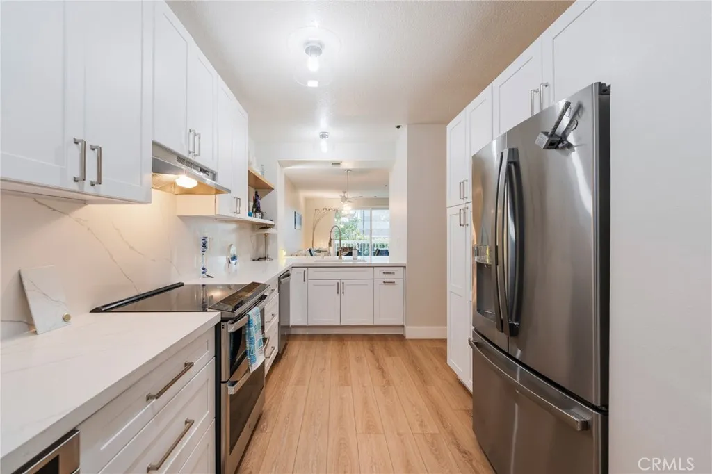20371 Bluffside Circle 212, Huntington Beach, California 92646 home-pic-9