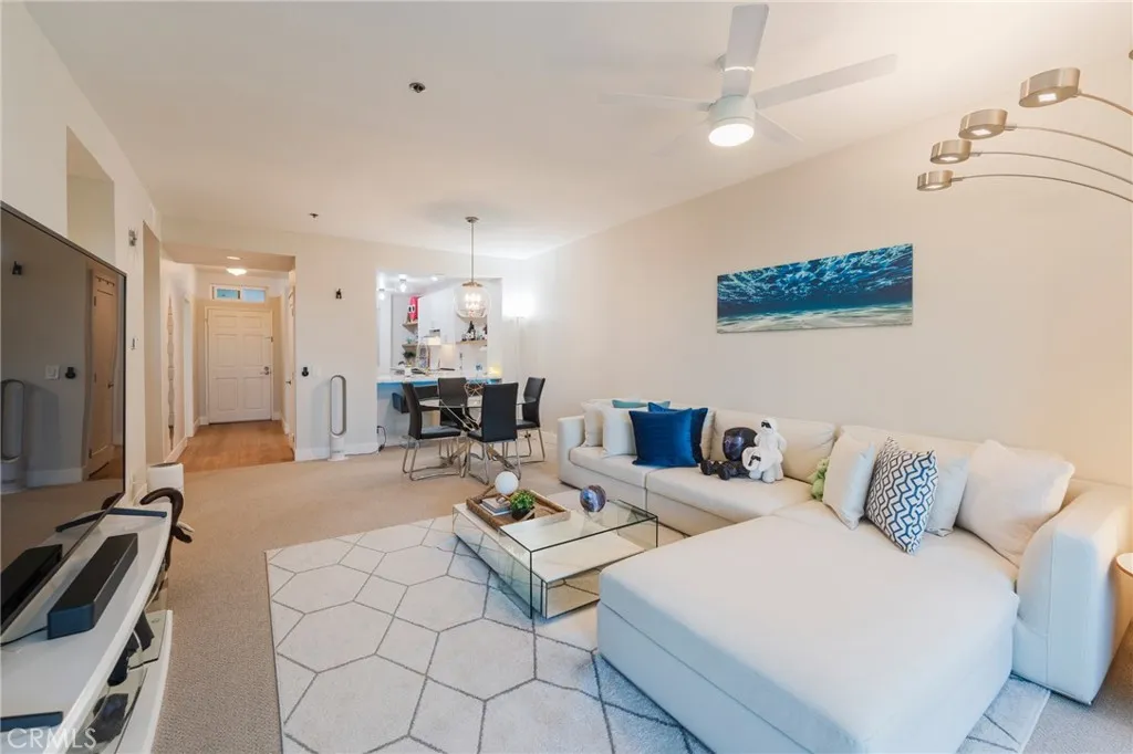 20371 Bluffside Circle 212, Huntington Beach, California 92646 home-pic-18