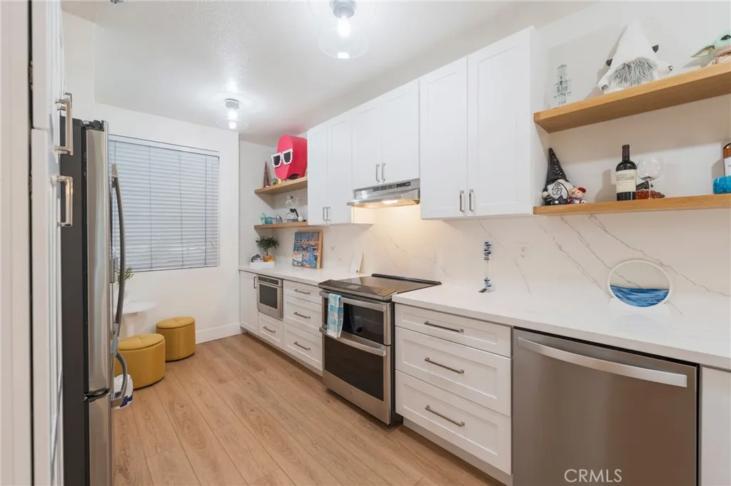 20371 Bluffside Circle 212, Huntington Beach, California 92646 home-pic-4