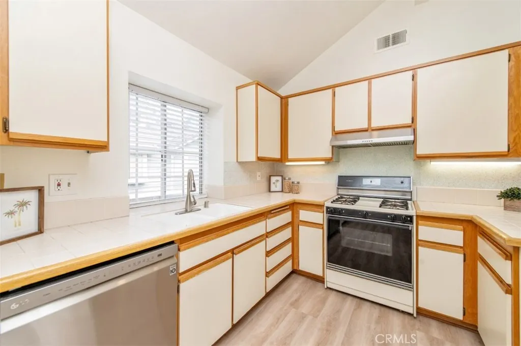 2614 S Quarry Lane A, Walnut, California 91789 home-pic-6