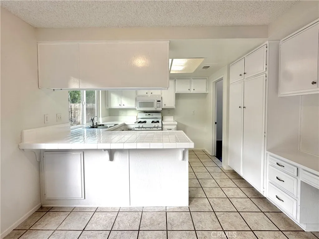 22722 Wild Geranium, Moreno Valley, California 92557 home-pic-4