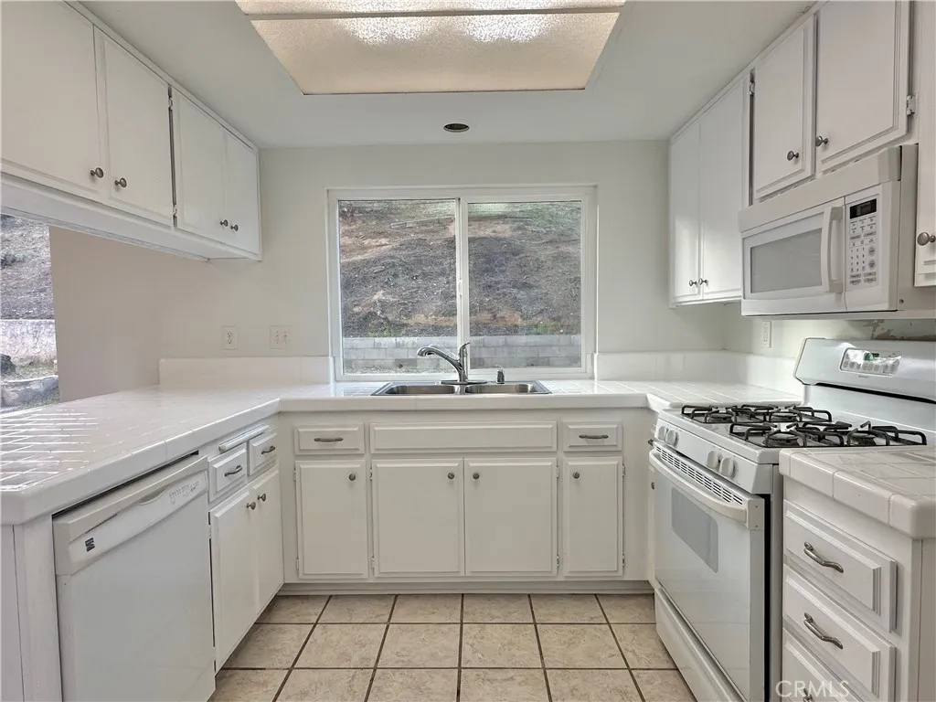 22722 Wild Geranium, Moreno Valley, California 92557 home-pic-5
