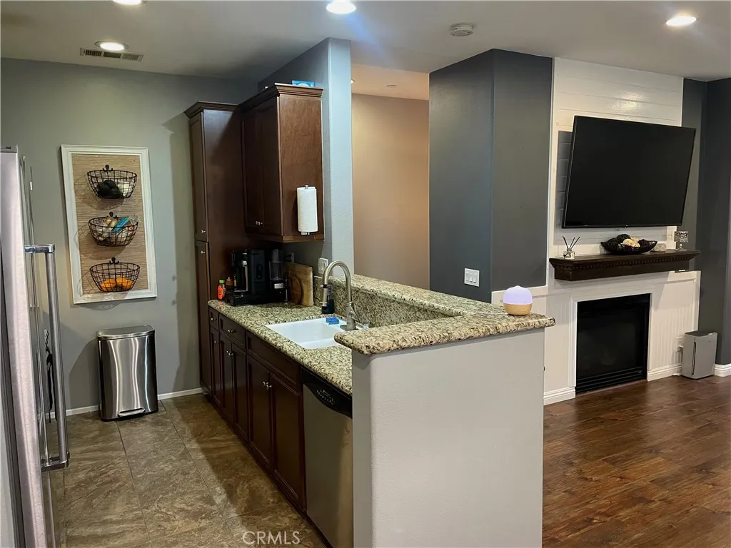 12450 Travanca Lane, Eastvale, California 91752 home-pic-2