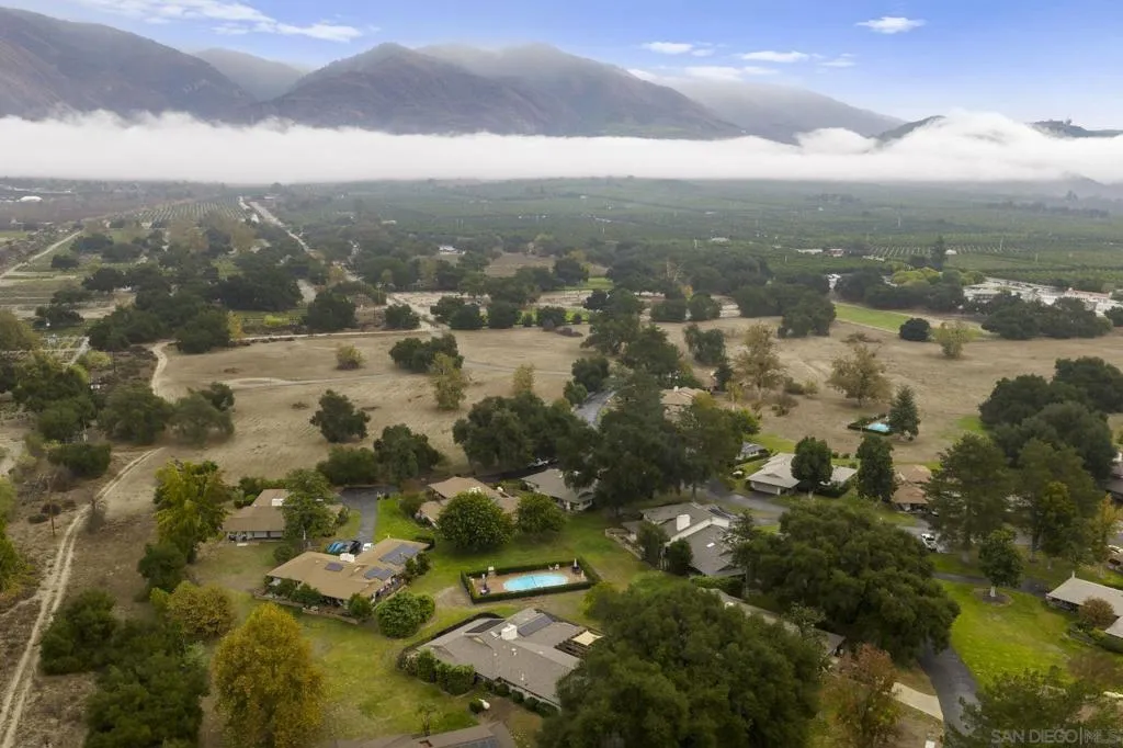 15439 Still Brook Ln, Pauma Valley, California 92061 home-pic-50