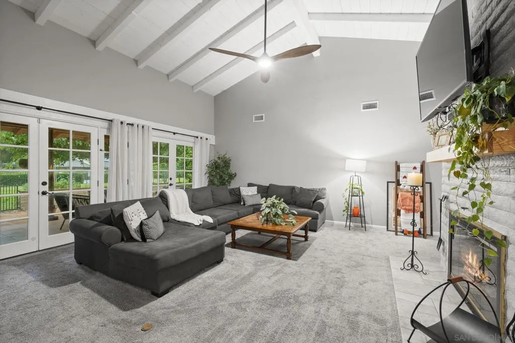 15439 Still Brook Ln, Pauma Valley, California 92061 home-pic-11