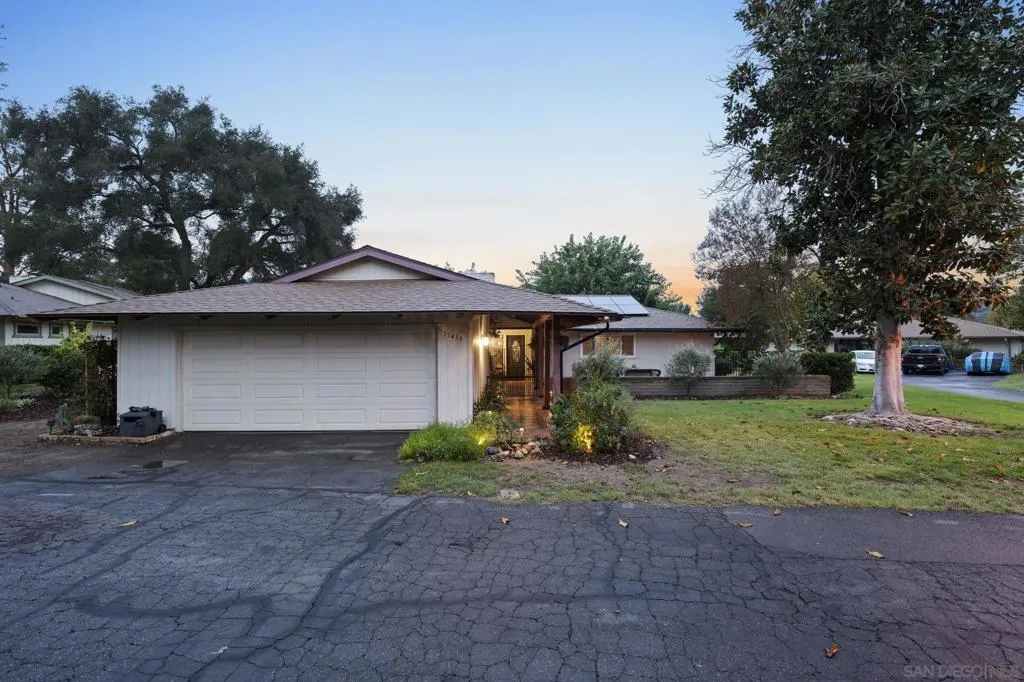 15439 Still Brook Ln, Pauma Valley, California 92061 home-pic-2