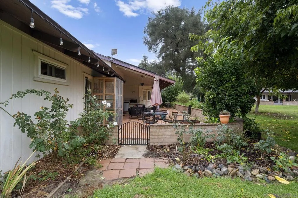 15439 Still Brook Ln, Pauma Valley, California 92061 home-pic-40