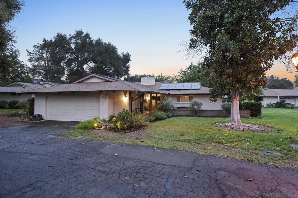 15439 Still Brook Ln, Pauma Valley, California 92061 home-pic-1