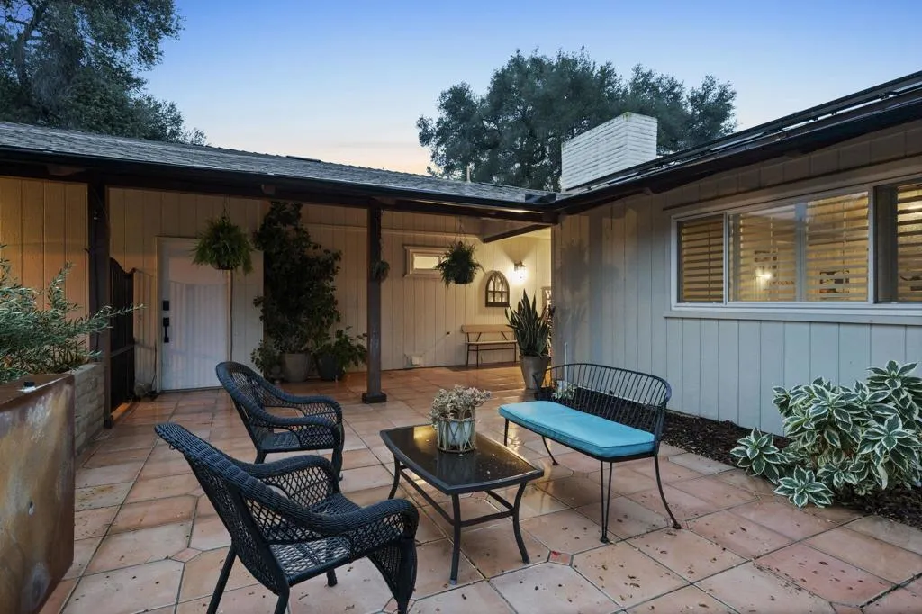 15439 Still Brook Ln, Pauma Valley, California 92061 home-pic-4