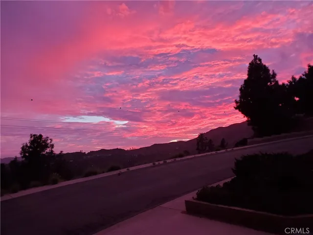 Single loaded street section for an unobstructed sunset view