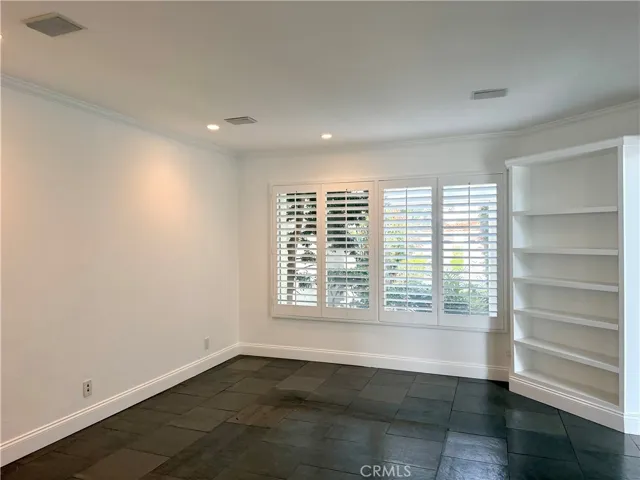 FAMILY SITTING ROOM OFF OF KITCHEN!