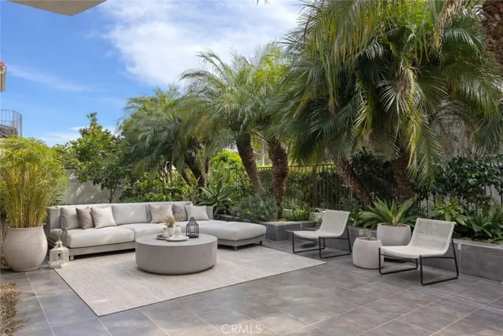 AI GENERATED STAGED BACKYARD!