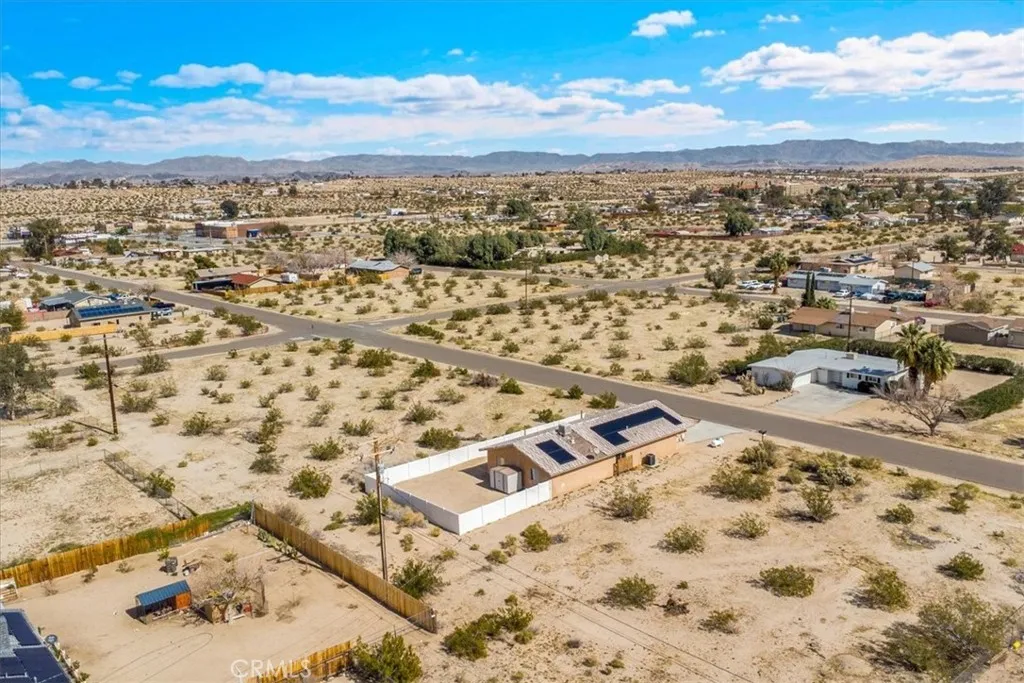 6752 Manzanita Avenue, Twentynine Palms, California 92277 home-pic-35