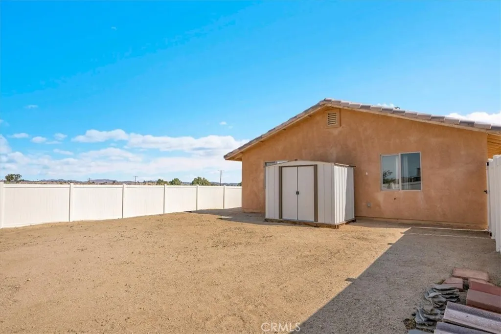 6752 Manzanita Avenue, Twentynine Palms, California 92277 home-pic-26
