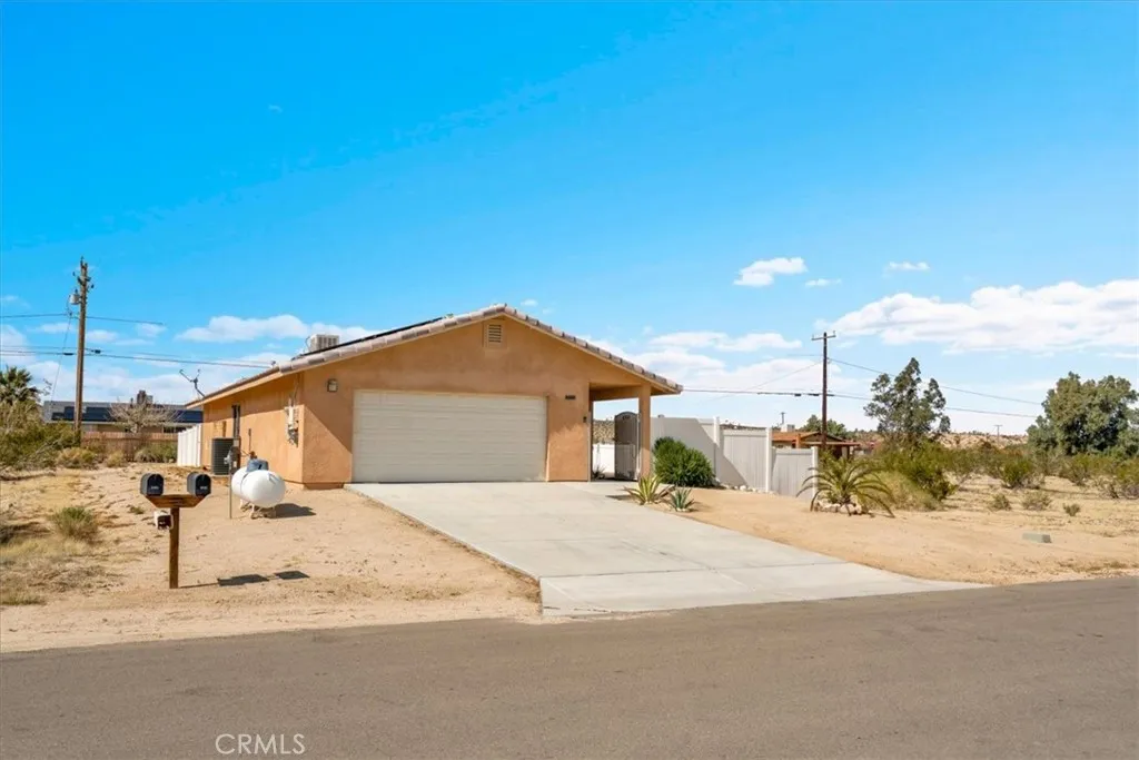 6752 Manzanita Avenue, Twentynine Palms, California 92277 home-pic-2