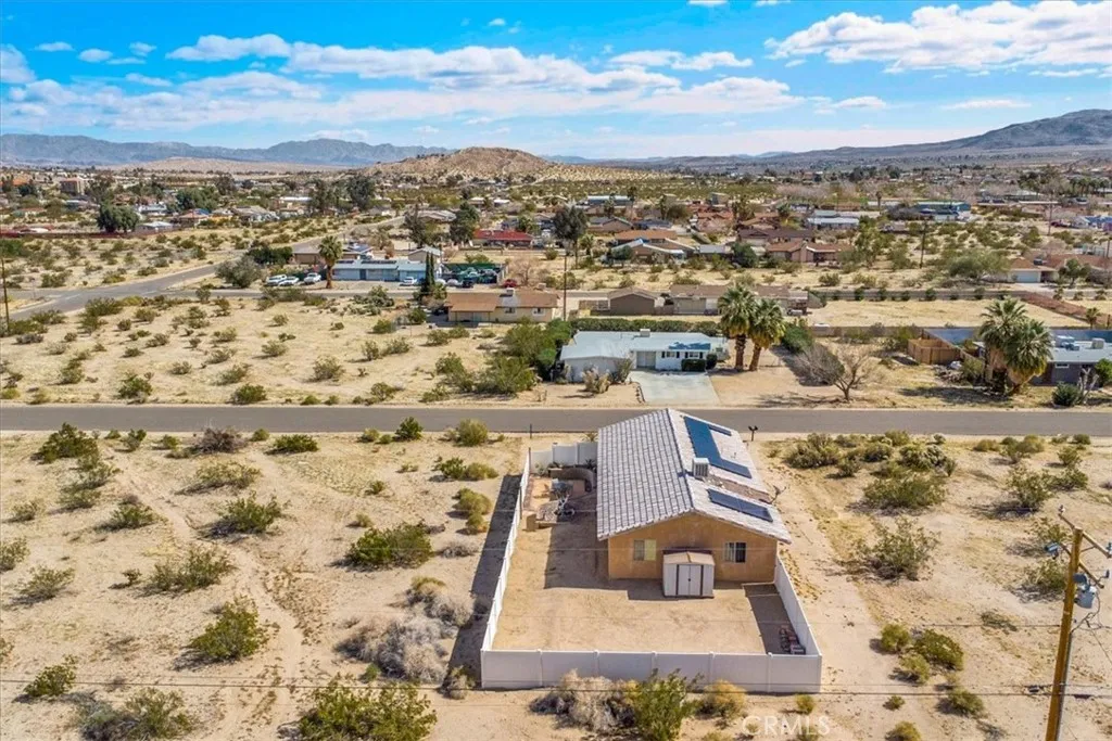 6752 Manzanita Avenue, Twentynine Palms, California 92277 home-pic-33