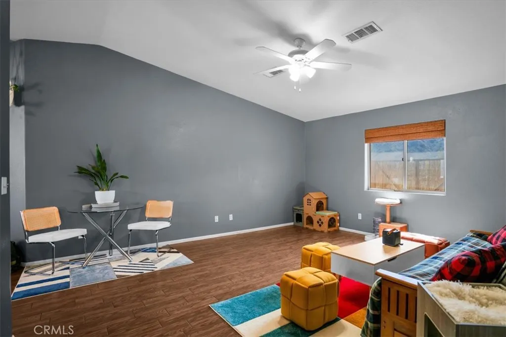 6752 Manzanita Avenue, Twentynine Palms, California 92277 home-pic-6