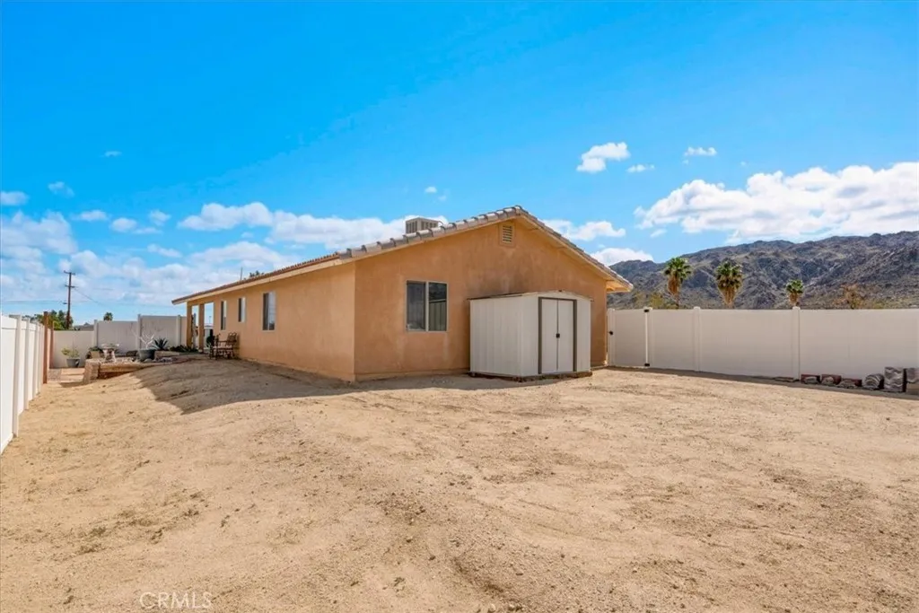 6752 Manzanita Avenue, Twentynine Palms, California 92277 home-pic-25
