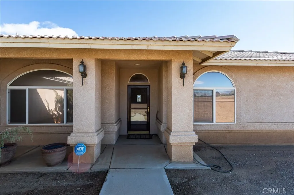 8605 Cantel Court, Oak Hills, California 92344 home-pic-7