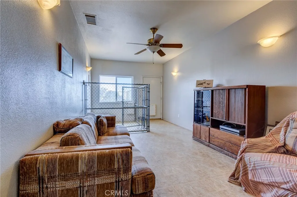 8605 Cantel Court, Oak Hills, California 92344 home-pic-44