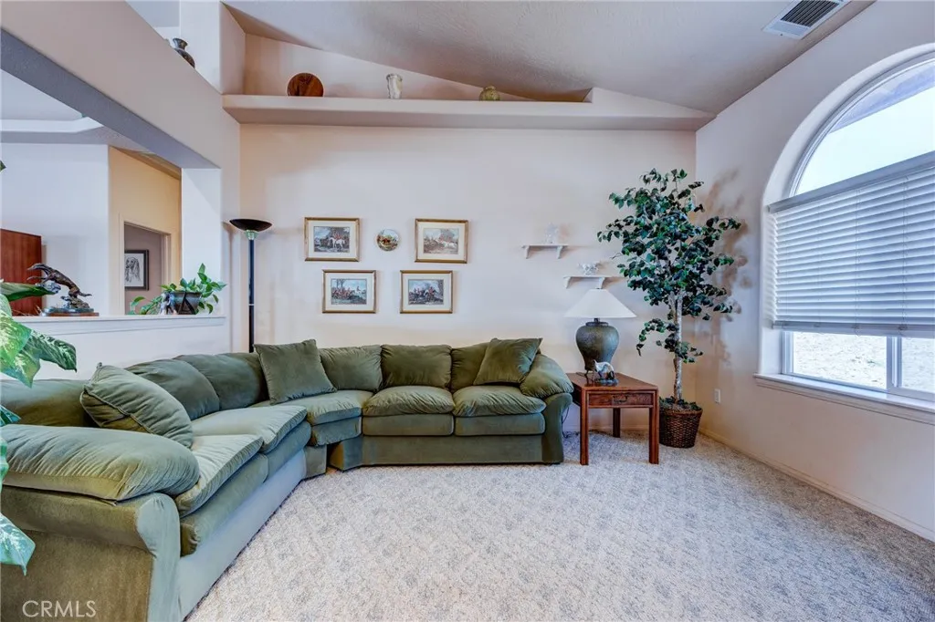 8605 Cantel Court, Oak Hills, California 92344 home-pic-10