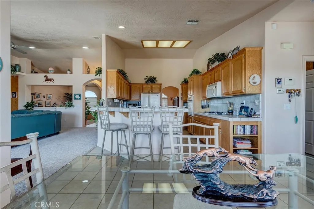 8605 Cantel Court, Oak Hills, California 92344 home-pic-21