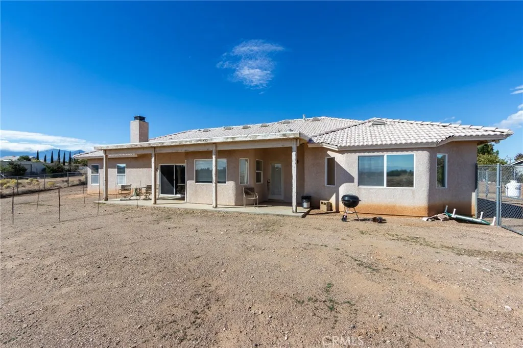 8605 Cantel Court, Oak Hills, California 92344 home-pic-47