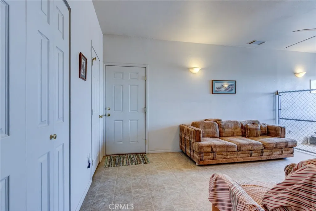 8605 Cantel Court, Oak Hills, California 92344 home-pic-41