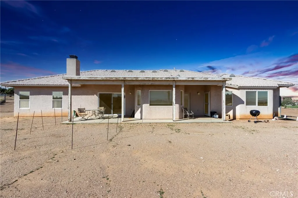 8605 Cantel Court, Oak Hills, California 92344 home-pic-46