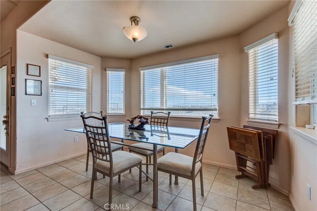 8605 Cantel Court, Oak Hills, California 92344 home-pic-20
