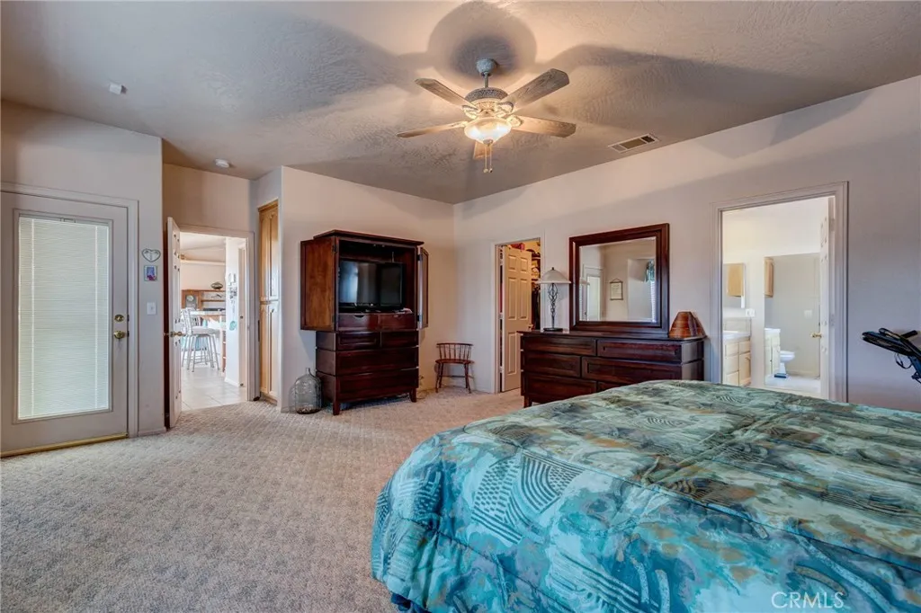 8605 Cantel Court, Oak Hills, California 92344 home-pic-28